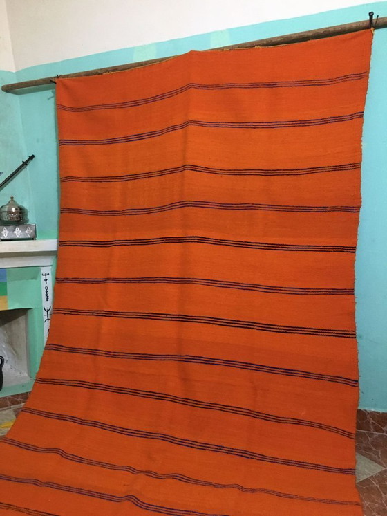 Image 1 of GROSSER ORANGEFARBENER TEPPICH 4X2,5M
