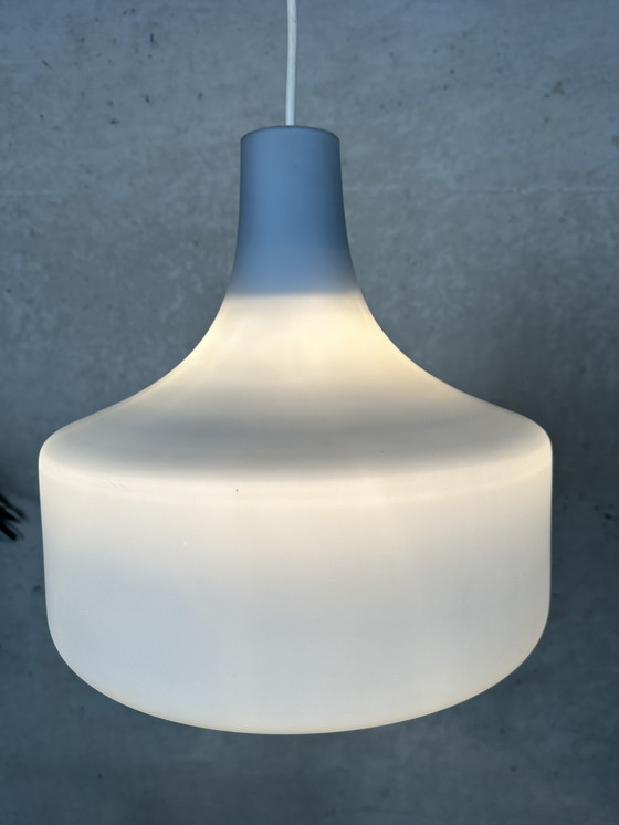 Image 1 of 2x vintage opaline hanglampen - pastelblauw