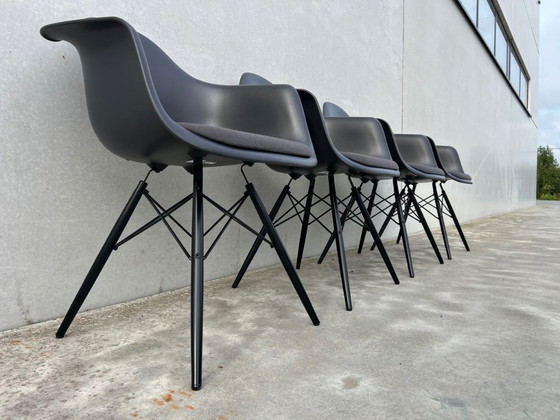 4x Vitra Eames DAW armchair – Dining chairs, Wood, Plastic (photo 10 of 16)