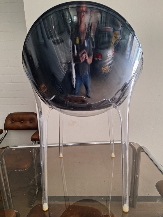 Image 1 of Kartell: la sedia impossibile di Philippe Starck