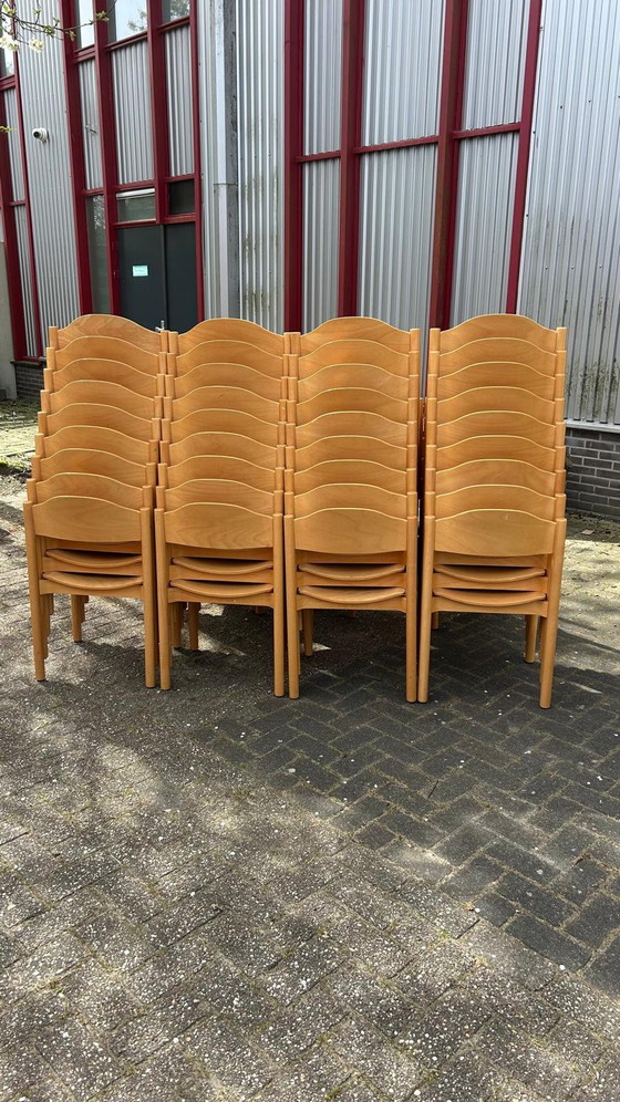 Image 1 of Lotto di 50 sedie impilabili vintage in compensato anni '80