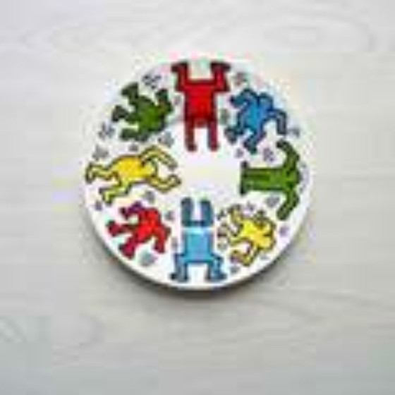 Image 1 of Keith Haring Geschirr: 2 flache Teller, 2 Kaffeetasse und Untertasse, 1 Espressotasse und Untertasse