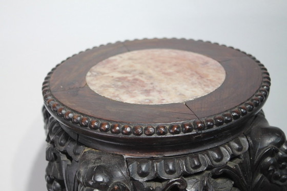 Image 1 of Espositore cinese con inserto in marmo