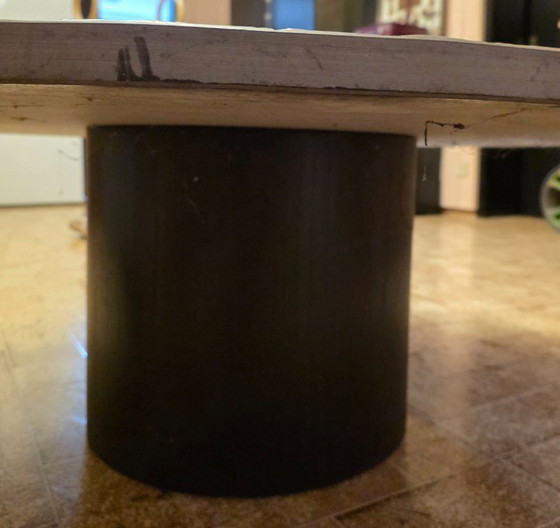 Studio Draenert Brutalist Coffee table – Round Oil Shale with Fossils (Ø 120cm) – Stone (photo 4 of 5)