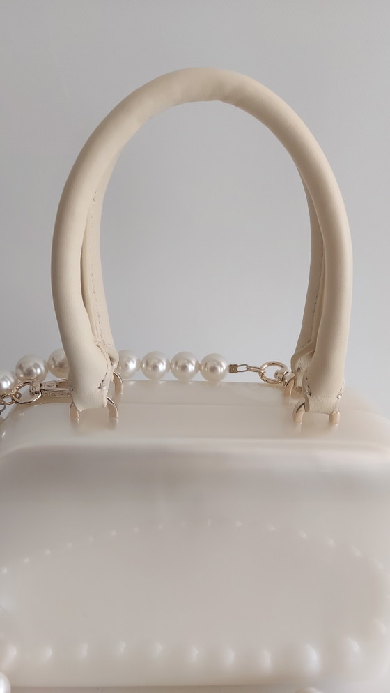 Image 1 of Estuche pequeño con efecto perla de Simone Rocha