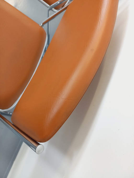 Image 1 of Set di 4 sedie a slitta vintage degli anni '70 in metallo cromato e similpelle color cognac