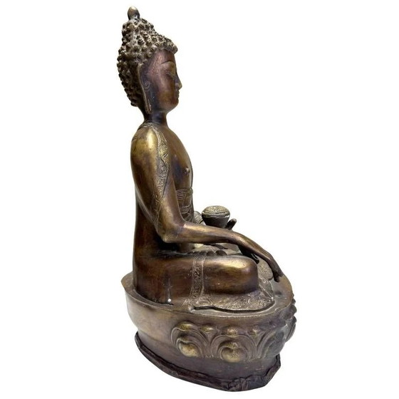 Antique Bronze Medicine Buddha on Lotus Base – Himalayan – Lot 430 – Decorative Objects (photo 11 of 18)