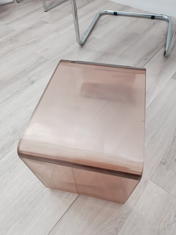 Footrest by Michel Dumas for Roche Bobois, 1970s – Footstools & poufs, Plexiglass (photo 6 of 8)