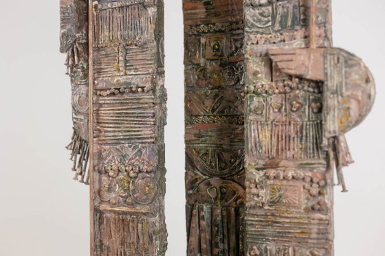 Image 1 of Lawrence. Doppelseitige, geschnitzte Holzskulptur. 20. Jahrhundert.