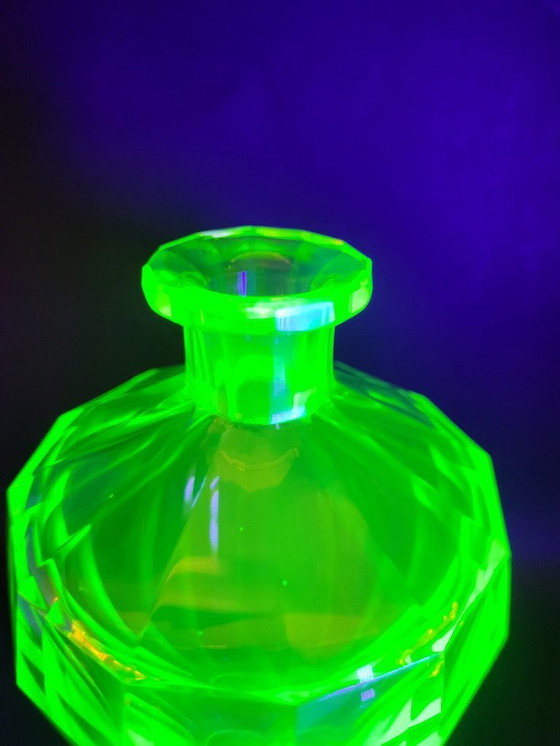 Image 1 of Val Saint Lambert “Montmartre” shaker / karaf met 2 glazen in uraniumglas ca. 1930