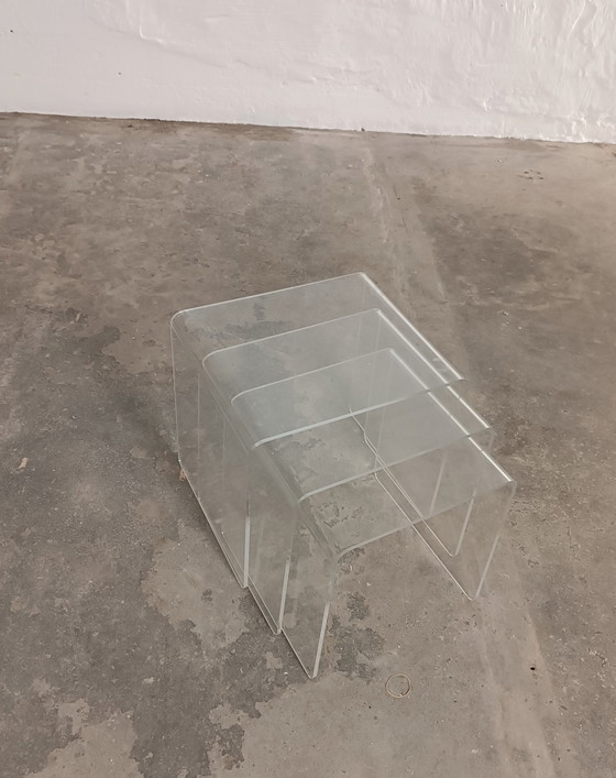Image 1 of Ensemble de 3 tables gigognes vintage en plexiglas