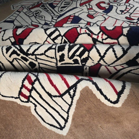 Handgeknoopt wollen tapijt – Abstracte kunst geïnspireerd op Jean Dubuffet (305 x 200 cm) (photo 10 of 11)