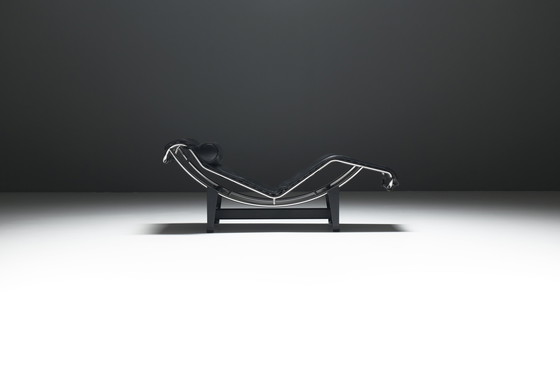 Image 1 of LC4 Black Leather Lounge Chair by Le Corbusier, Jeanneret, Perriand for Cassina