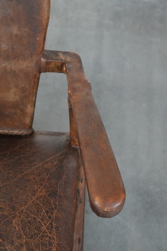 Image 1 of Unieke antieke schapenleren stoel/ armchair met een bijzonder Noord-Afrikaans design