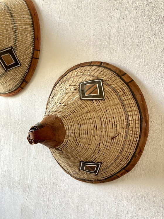 Duo de chapeaux traditionnels Peuls (Tingandé), Afrique de l'Ouest – Décorations murales, Rattan (photo 11 of 16)
