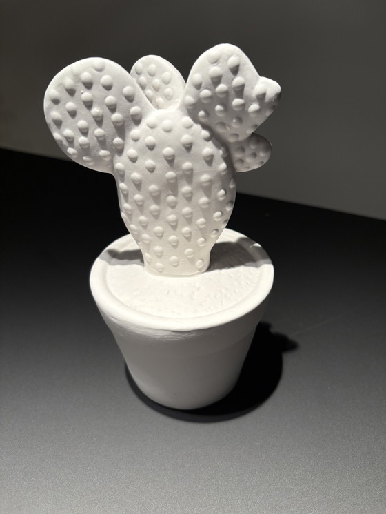 Image 1 of Modern cactus made of rough, white ceramic