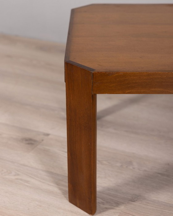 Image 1 of Vintage salontafel uit de jaren 60 van walnoothout, Italiaans design.