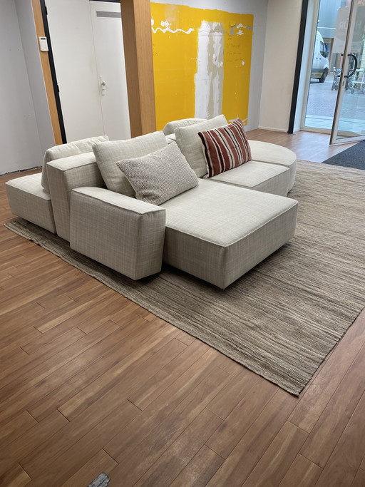 Exclusieve bank, Montis Domino