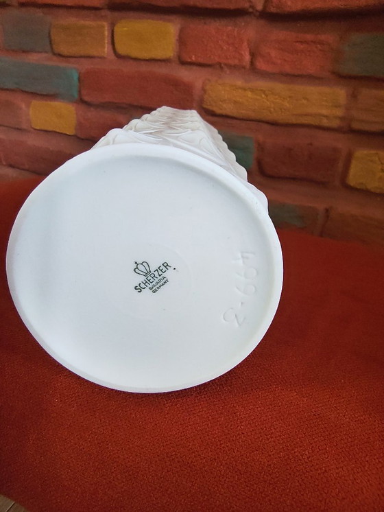 Image 1 of Biskuitporzellan Vase aus den 60er Jahren von Scherzer Bavaria Design Werner Uhl -  Mid Century Blumenvase Vintage weiß