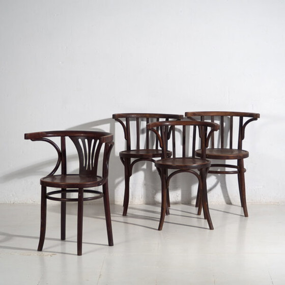 Sedie antiche Thonet con braccioli (c.1920). Set di 4 pezzi #3 – Poltrone (photo 5 of 40)