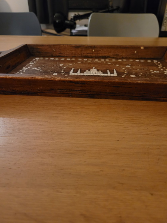 Image 1 of Tray with inlaid images and decorations Indonesia