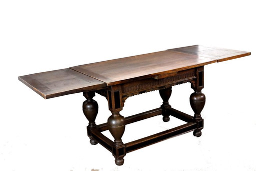 Table hollandaise en chêne à pieds arqués, fin du 18e siècle.