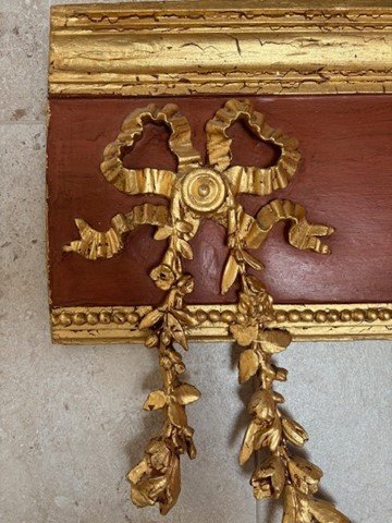 Image 1 of Klassisches Ornament, Girlande aus Gips auf Holztafel