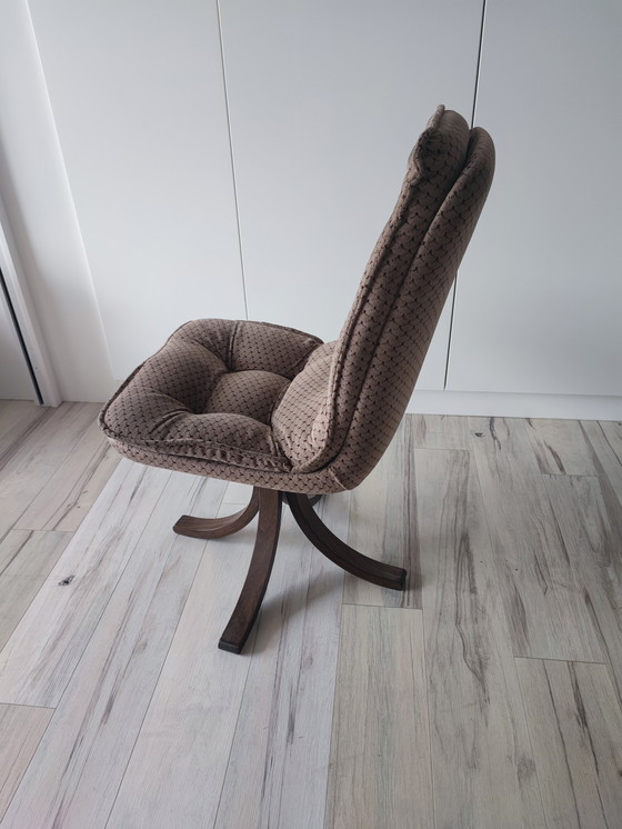 Image 1 of Office Swivel Bucket Chair