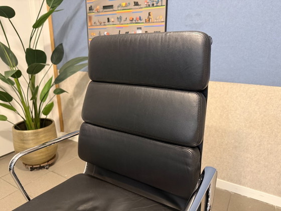 Vitra | Eames | EA219 | Black Leather & Chrome | 1 Piece – Office chairs, Aluminium (photo 7 of 15)