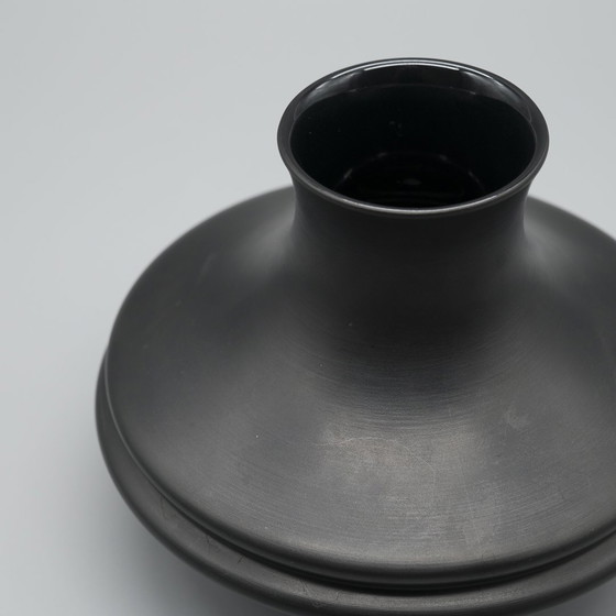 Image 1 of Werner Uhl ROSENTHAL Vase en porcelaine Duo UFO Noir mat & Blanc brillant