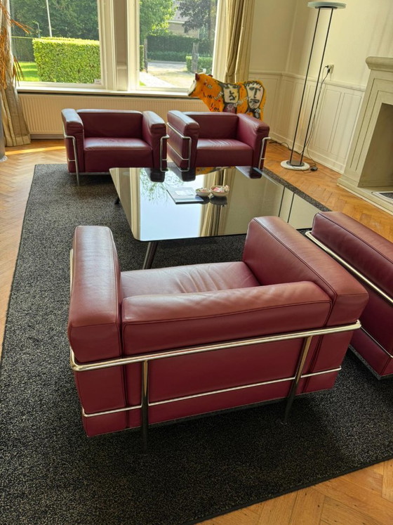 4x Cassina LC3 Fauteuil Rood – Leather (photo 2 of 10)