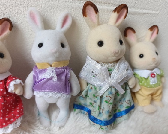 Image 1 of Konvolut von 5 Sylvanians-Hasenfiguren der Epoch