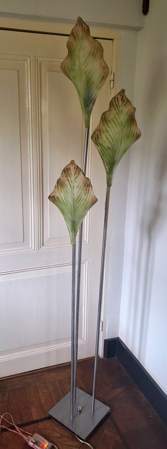 Image 1 of Lampada da terra con paralumi in vetro di Murano a forma di foglia, anni '90