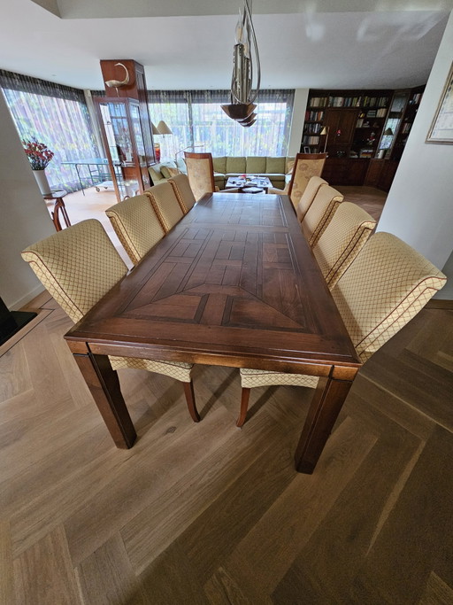 Mesa de comedor con 8 sillas