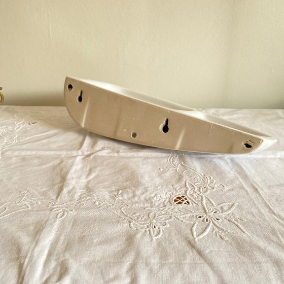 Image 1 of Vintage white ceramic wall-mounted soap dish