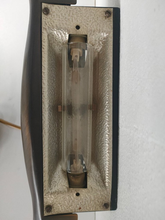 Image 1 of Lampada da parete in stile Art Déco Hollywood Regency, color oro e marrone, con illuminazione alogena.