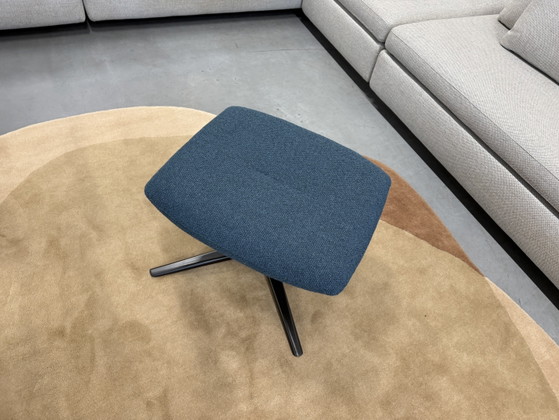 Leolux Lloyd Footstool Monza Blue Fabric – Footstools & poufs, Other (photo 4 of 5)