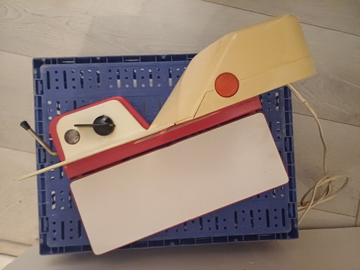 Machine de découpe KYM, un produit d'Allemagne de l'Ouest