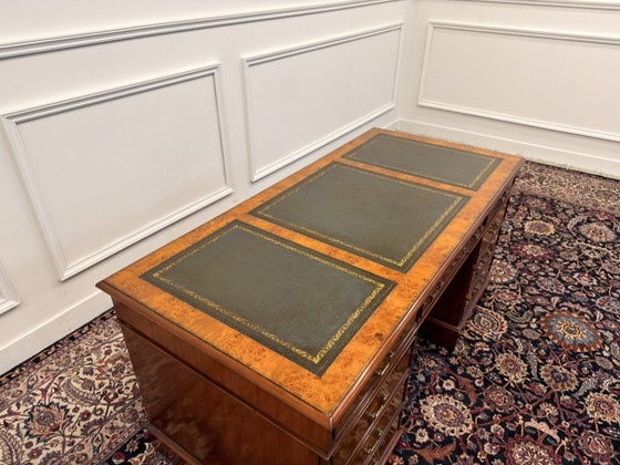 Scrivania classica italiana in radica di noce con pelle verde – Scrivanie, Leather, Wood (photo 12 of 15)