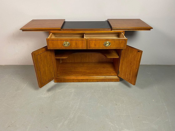 Drexel Heritage Mobile bar / Credenza buffet Campaign anni '70 – Piano scorrevole estensibile. USA, anni (photo 15 of 24)