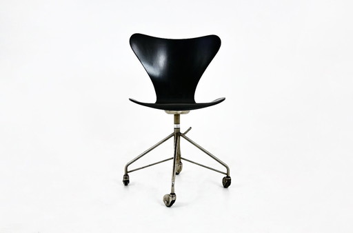 Chair model 3217 by Arne Jacobsen for Fritz Hansen, 1960s