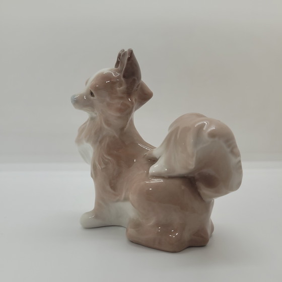 Image 1 of Beeldje ‘Papillon Dog’, geëmailleerd porselein, Lladró, 20e eeuw – Spanje