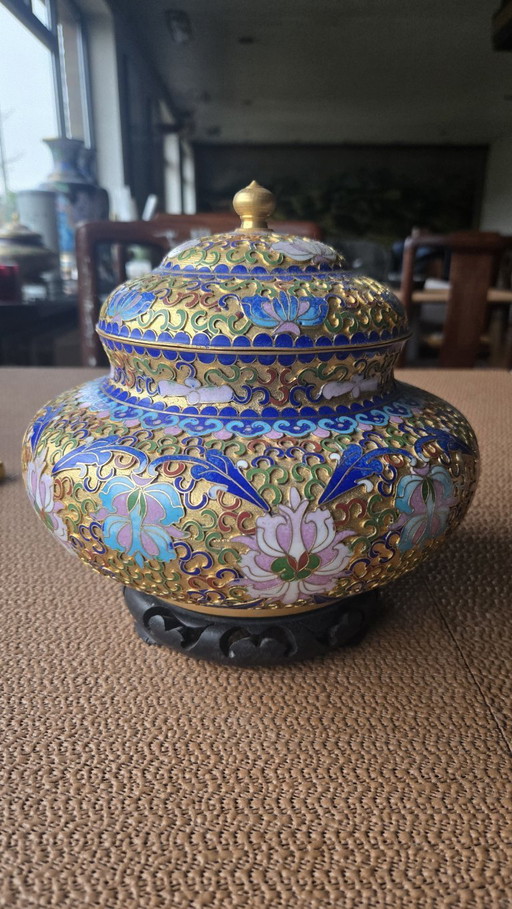 Chinese cloisonné pot with lid