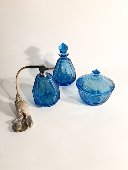 1950s Light Blue Glass Vanity Set – decoratieve objecten (photo 2 of 9)