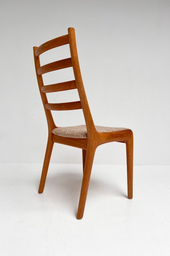 Conjunto de sillas danesas con patas torneadas de JK Mobler, década de 1970. – Sillas de comedor, Textile (photo 12 of 15)