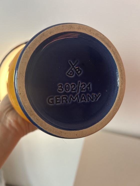 Image 1 of Een tafellamp gemaakt van een originele Dümler & Breiden Pop Art vaas uit de jaren 70, vervaardigd uit gerecyclede materialen.