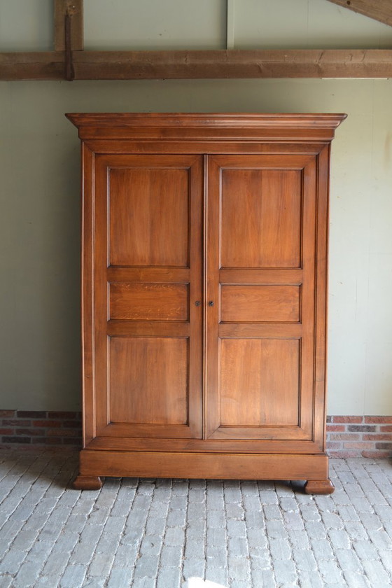 Image 1 of Armoire ancienne Louis Philippe en chêne.
