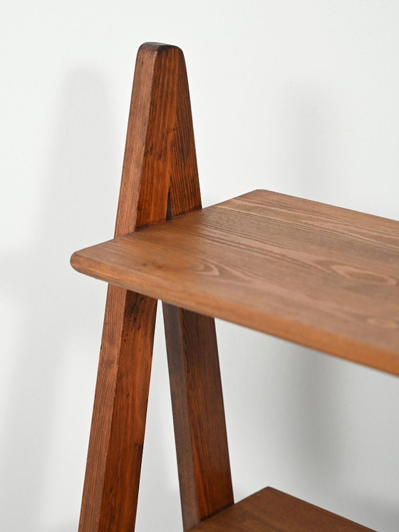 Image 1 of Pequeña librería escandinava de los años 50 con revistero