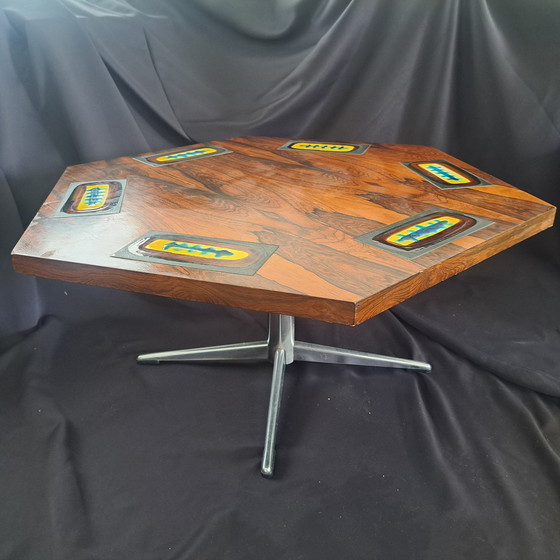 Image 1 of Tavolino da caffè Mid-Century Modern con intarsi in ceramica: un raro pezzo di design degli anni '60 e '70