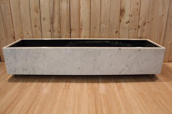 Image 1 of Grande fioriera in stile Knoll anni '60 in marmo e acciaio spazzolato